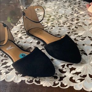 Black pointy flats sandals